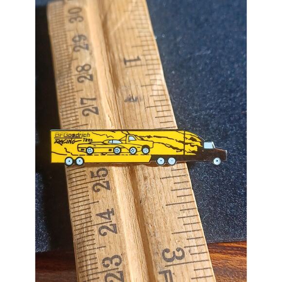 B F Goodrich Racing Tires Pin Yellow & Black Semi - Picture 7 of 7